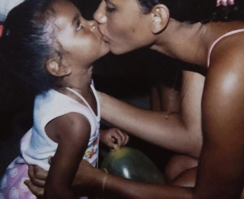 #EspecialMêsDasMães: Débora Oliveira – Existe uma mulher por trás da super-heroína